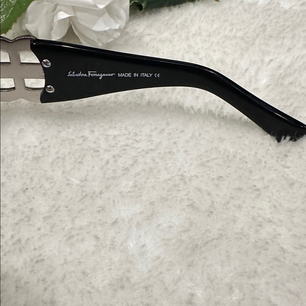 Salvatore Ferragamo sunglasses - Picture 5 of 9